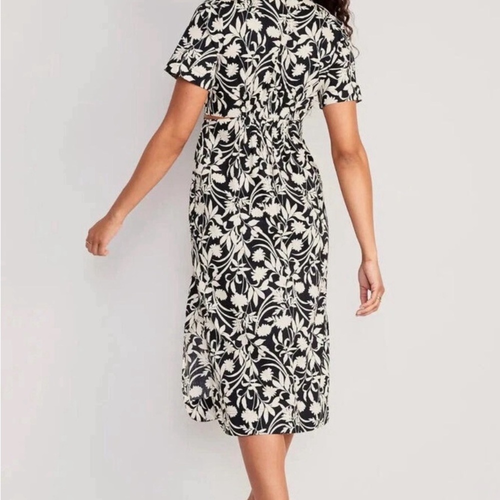Old Navy Black and White Floral Midi Dress - Picture 2 of 11